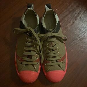 Burberry sneakers sz 7 authentic Burberry women sneakers size 7 check canvas